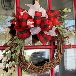 🌹SOLD🌹Handmade Christmas Holiday Berry Wreath Red White Black Check Bow